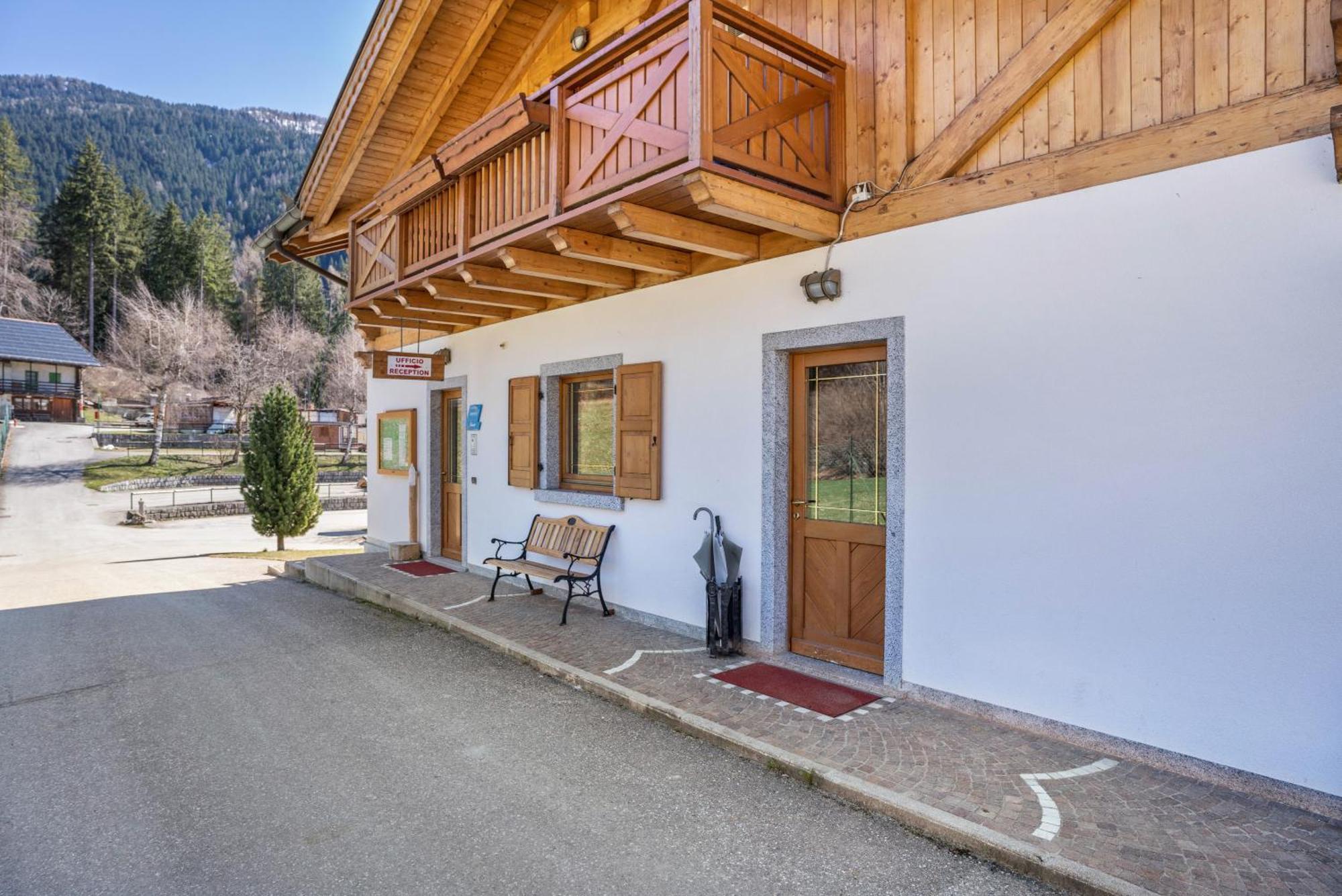Chalet Camping Fae 1 Madonna Dış mekan fotoğraf